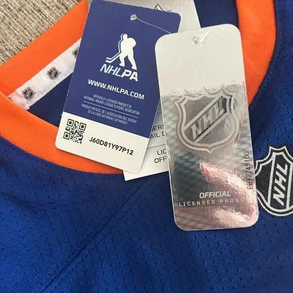 NWT NHL Blue and Orange Islanders Jersey for kids - Picture 5 of 7